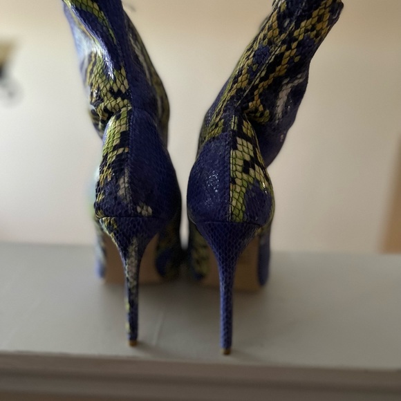 Mid-high heels - Picture 3 of 5